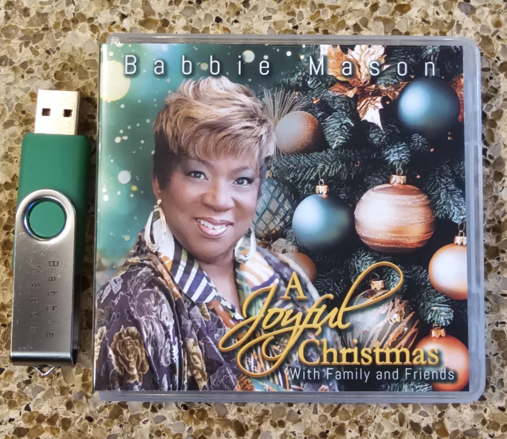 A Joyful Christmas with Family and Friends (USB Flash Drive) | Babbie